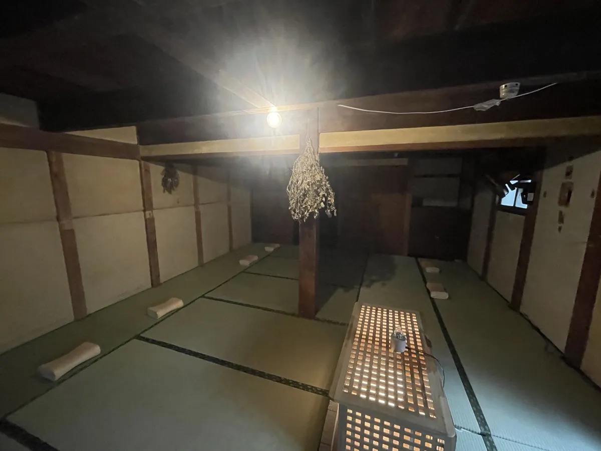 畳の部屋もあって、ポンチョを借りればここでもととのえる