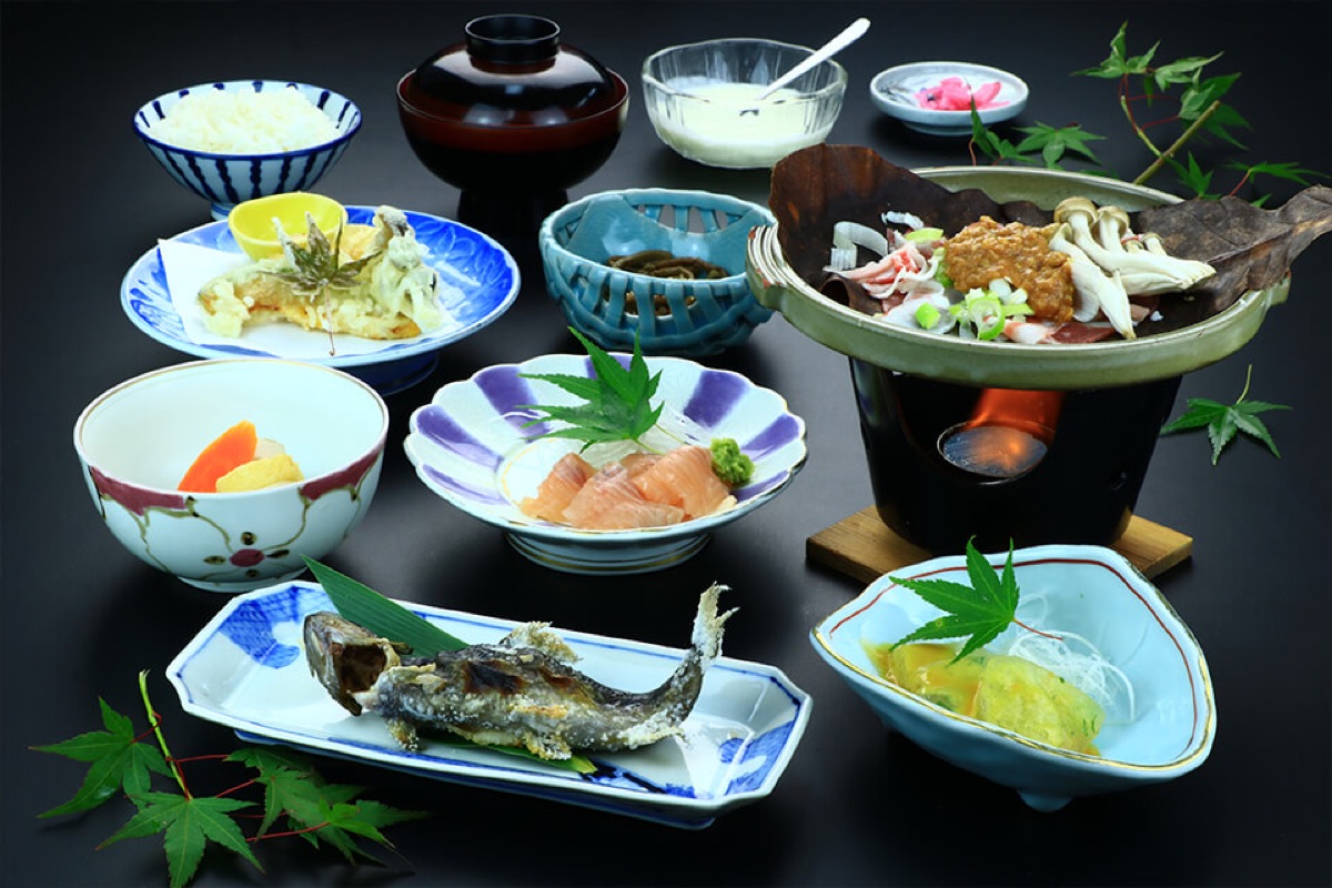 三河屋旅館の食事