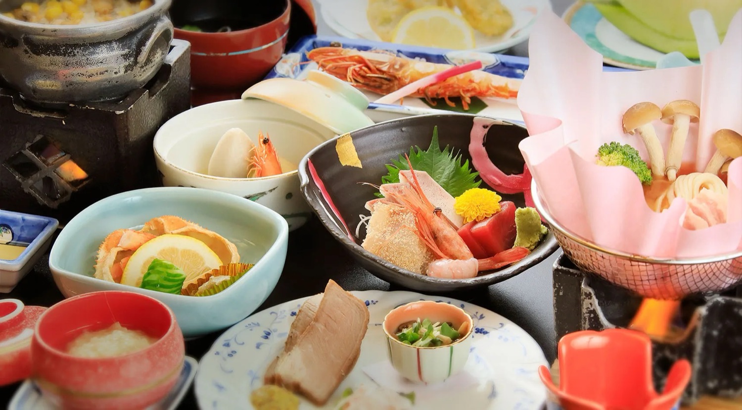 大牧温泉の夕食。富山湾の海の幸を使った会席料理